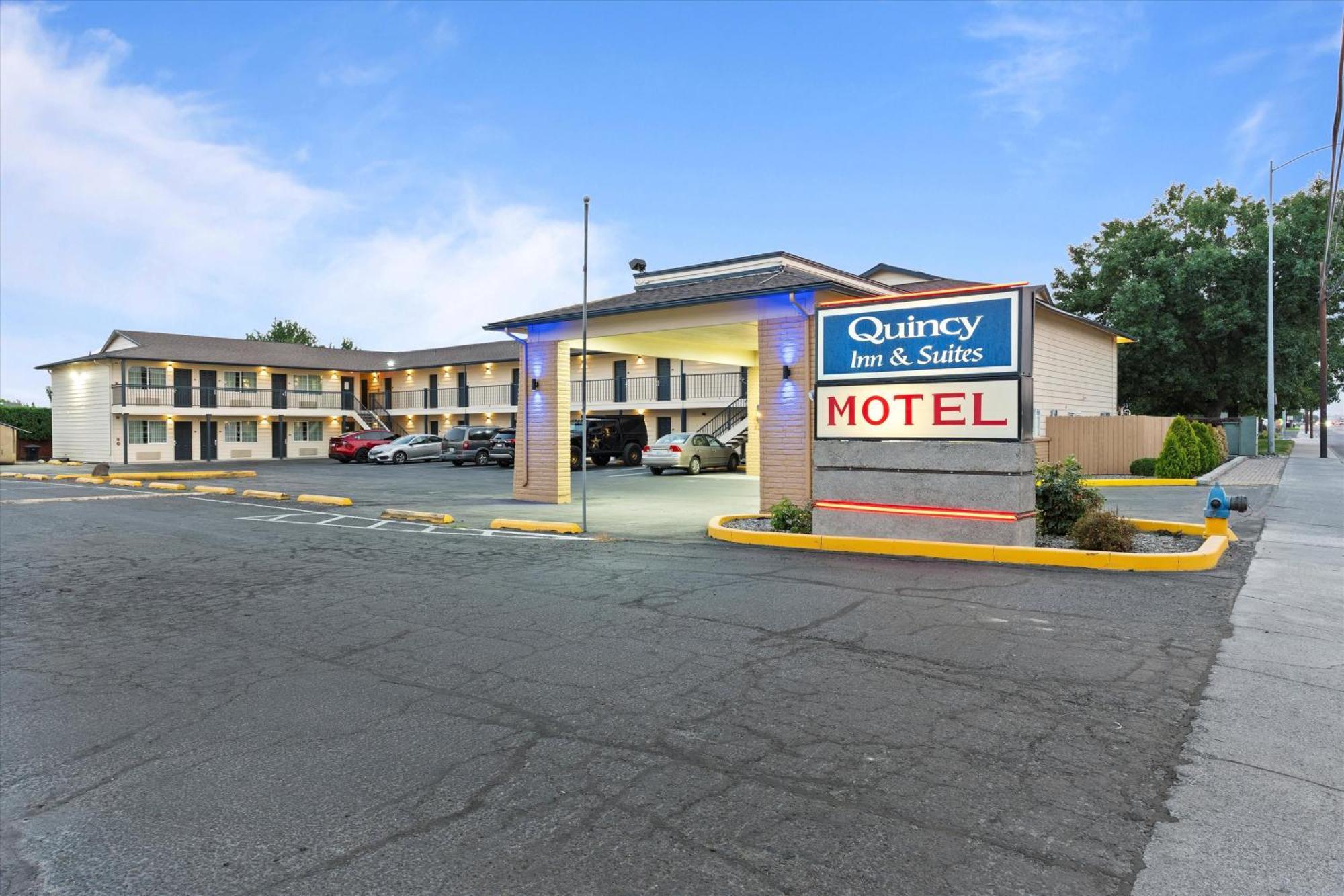 Quincy Inn And Suites Exterior photo